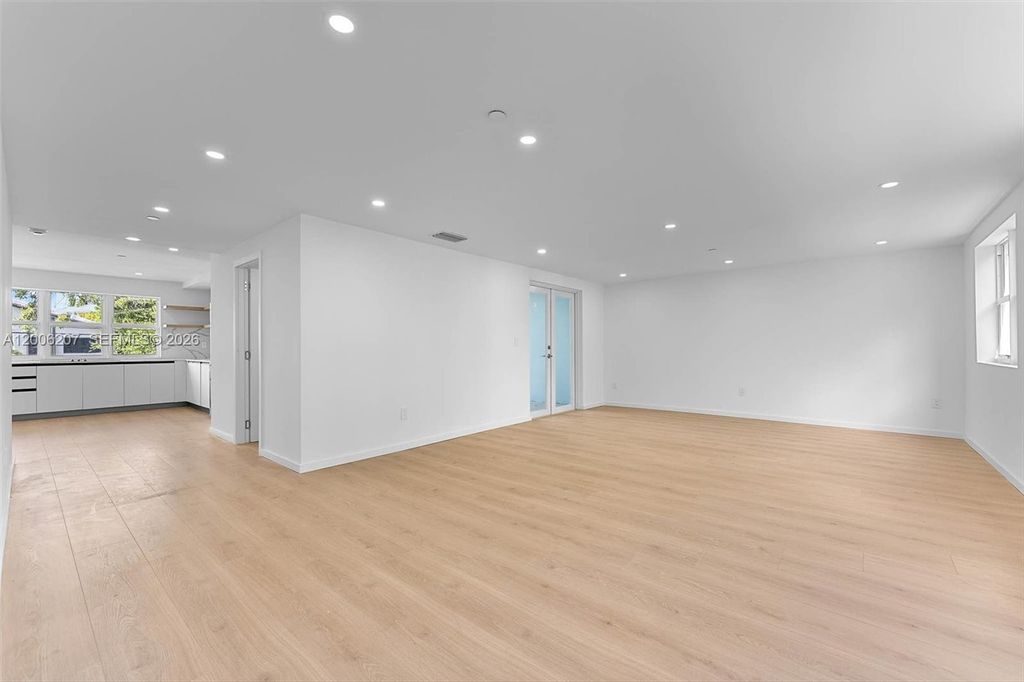 Photo of 824 SE 12th Ct #828, Fort Lauderdale, FL 33316 (MLS # A12006207)