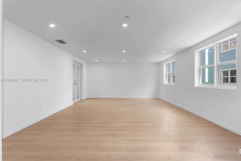 Photo of 824 SE 12th Ct #828, Fort Lauderdale, FL 33316 (MLS # A12006207)