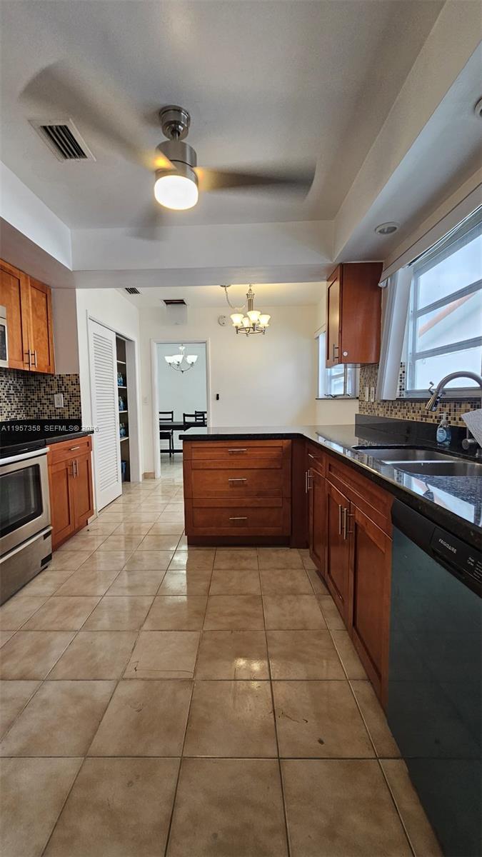 ALTOS DEL MAR NO 5 - Residential