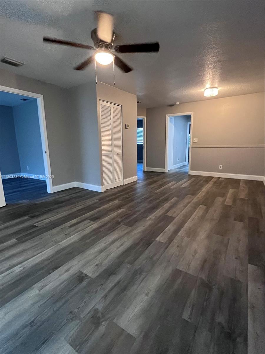 5305 NW 15 CT 1