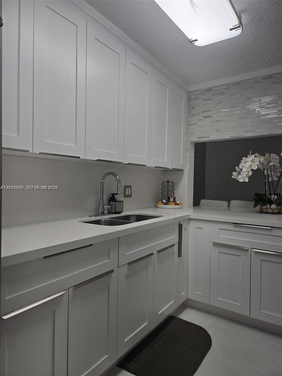 LIVE OAK CONDOMINIUM TWO - Residential
