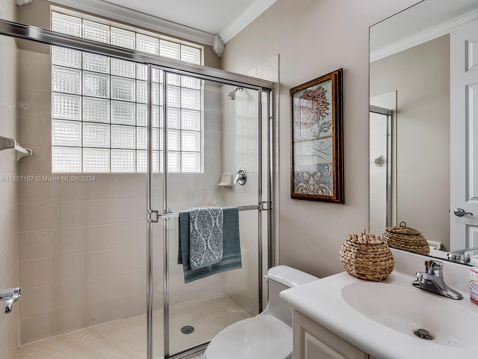 AVENTURA LAKES - PHASE II - Residential Lease