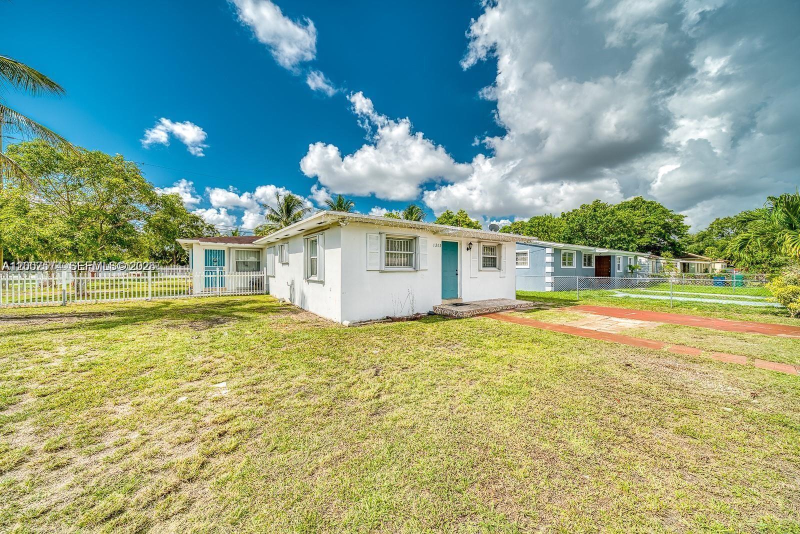 1200 NW 102nd St 1202