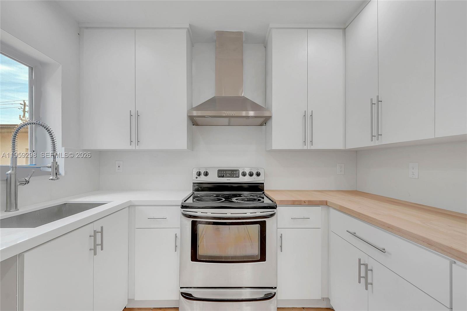 AMND MIAMI SUBURBAN ACRES - Residential Lease