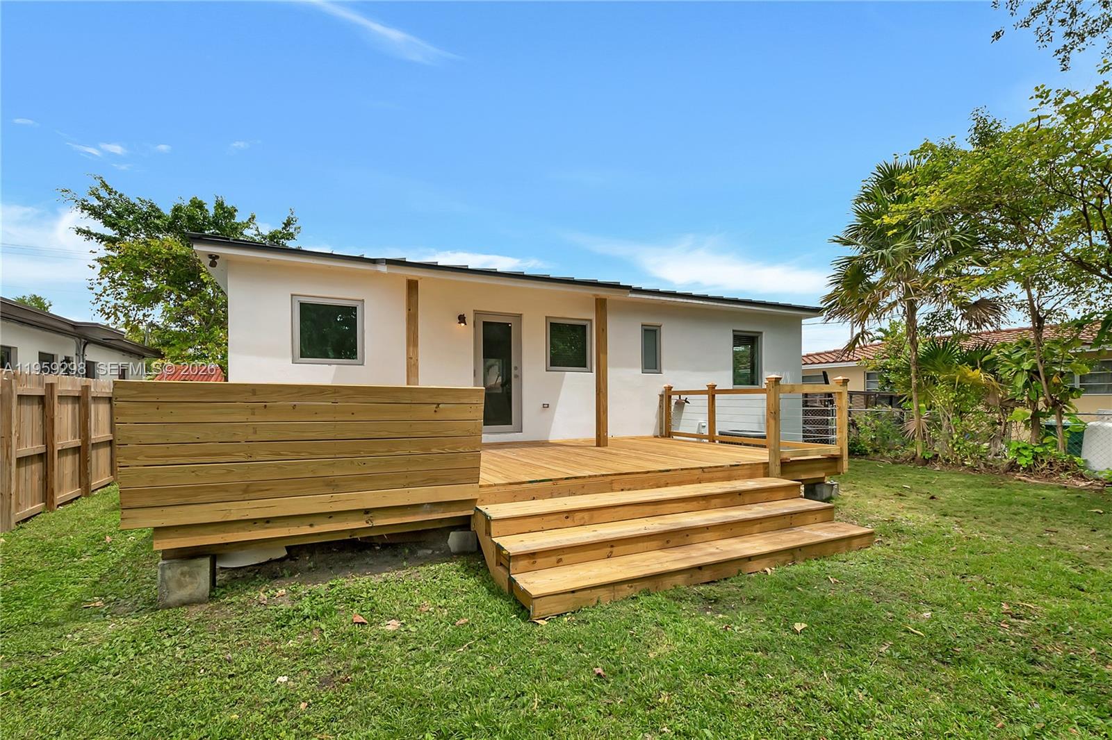 AMND MIAMI SUBURBAN ACRES - Residential Lease