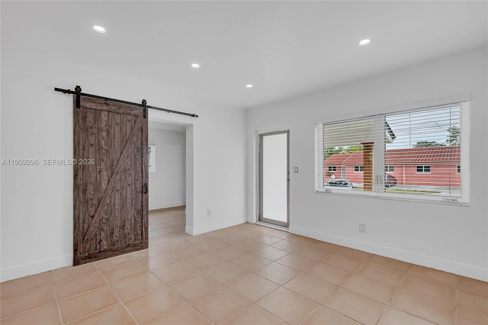 AMND MIAMI SUBURBAN ACRES - Residential Lease