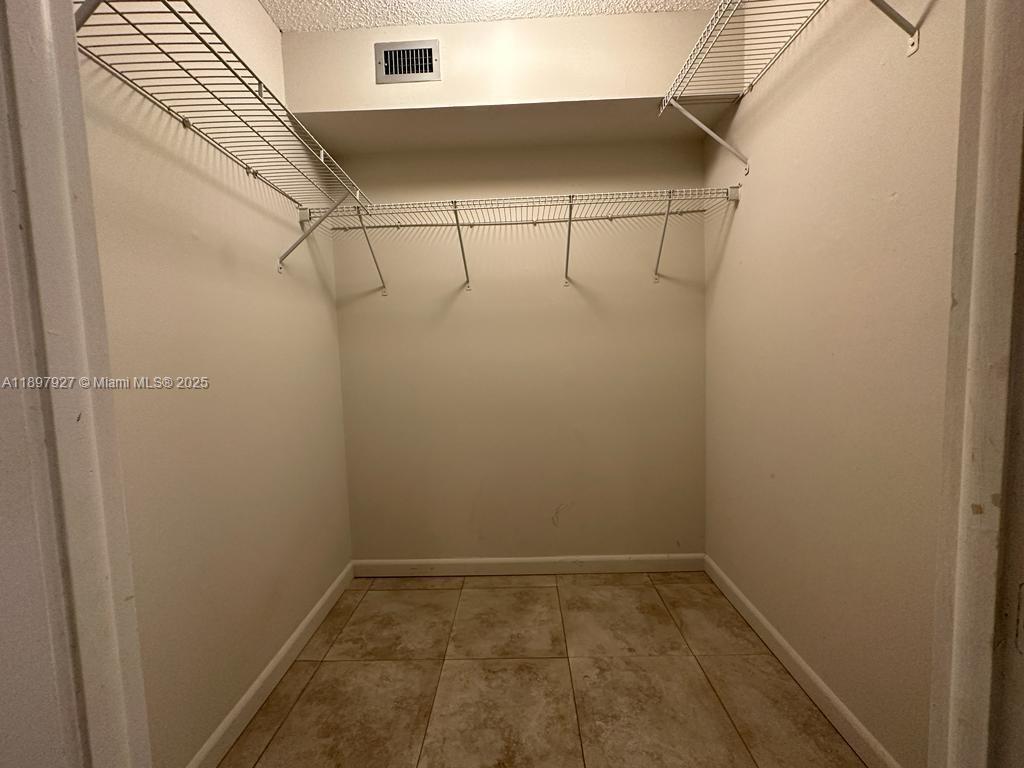 LE CHATEAU CONDO - Residential