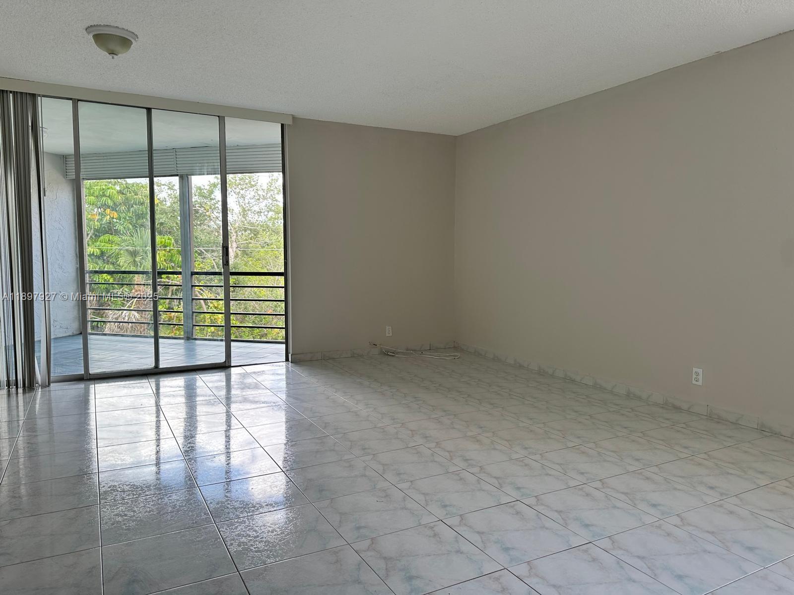 3100 N Pine Island Rd 310, Sunrise, FL, 33351/$170,000 1 3100 N Pine Island Rd 310