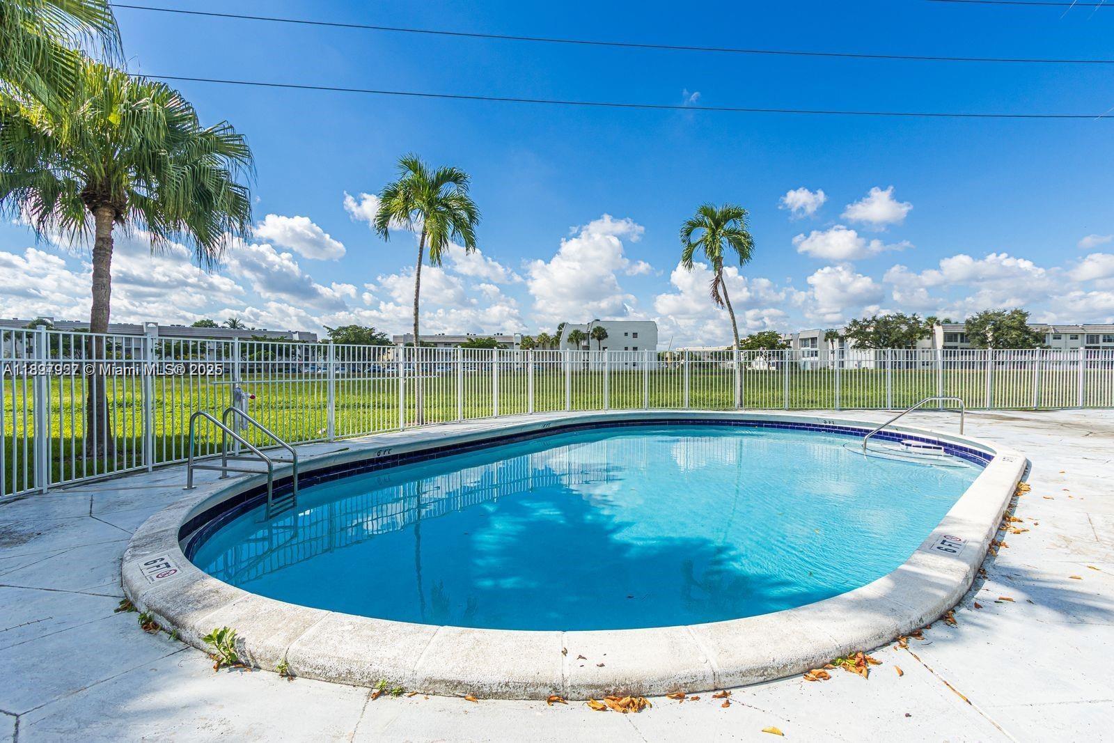 LE CHATEAU CONDO - Residential