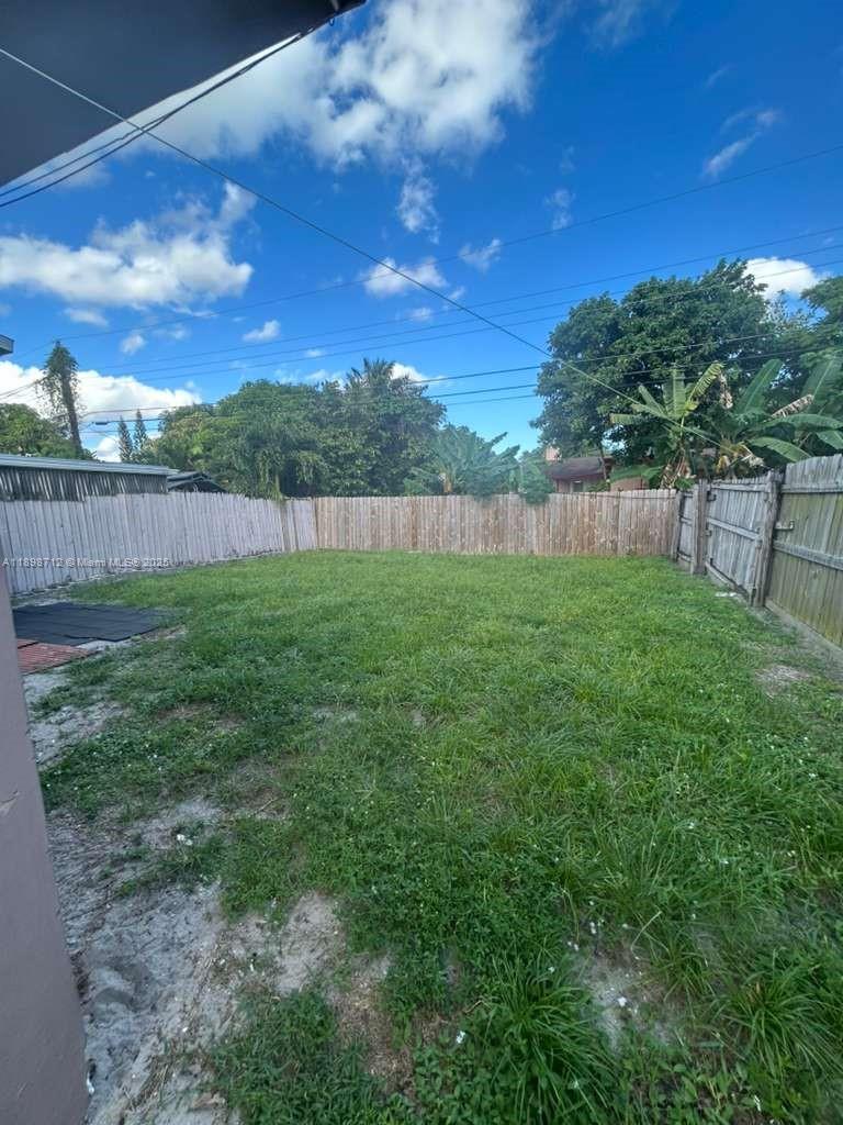 EVERGLADES SUGAR & LAND C - Residential Lease