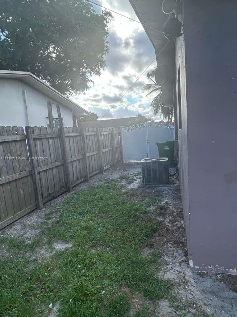 EVERGLADES SUGAR & LAND C - Residential Lease