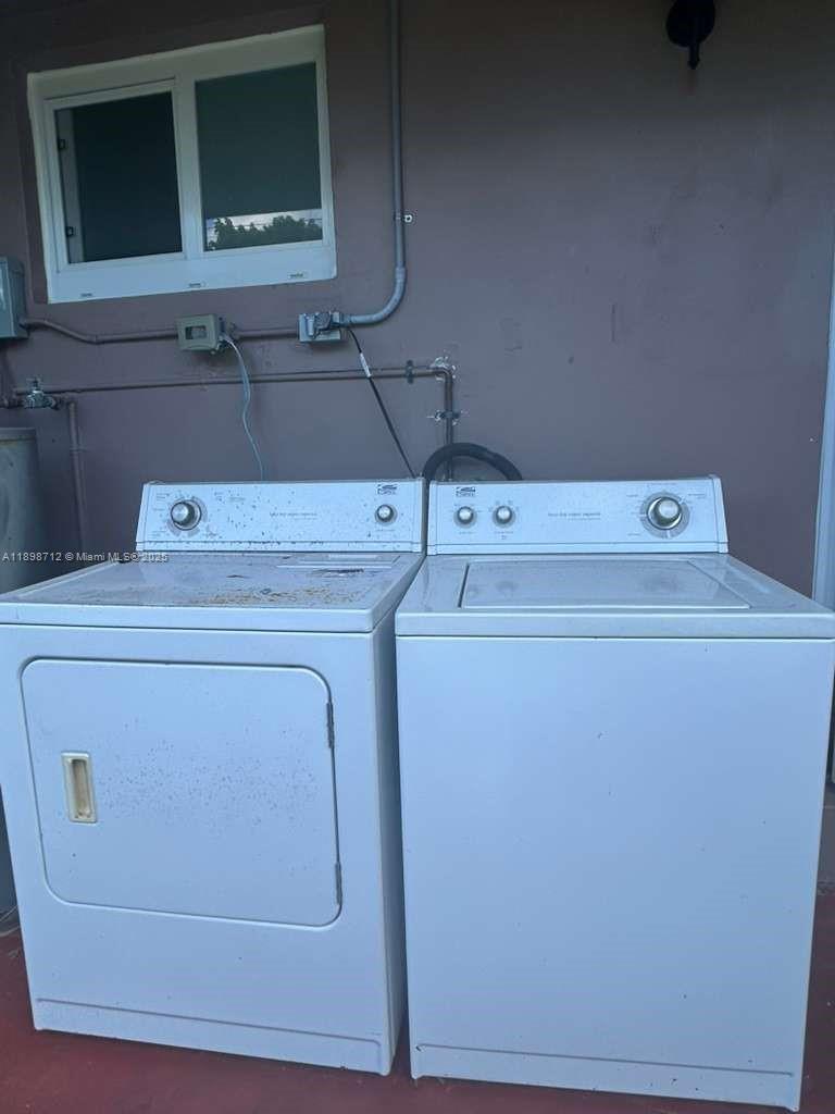 EVERGLADES SUGAR & LAND C - Residential Lease