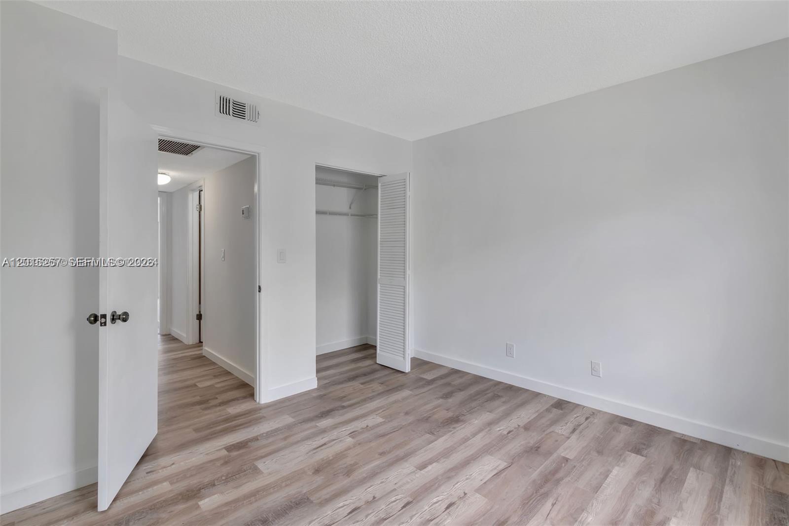 DAVIE HEIGHTS EXTENSION - Residential Lease
