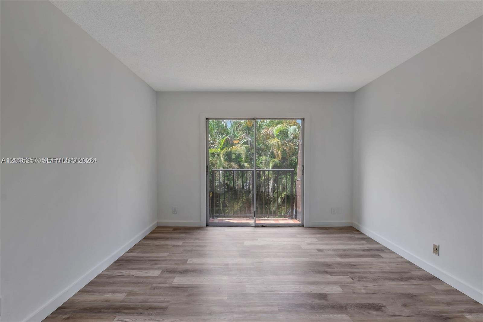 DAVIE HEIGHTS EXTENSION - Residential Lease