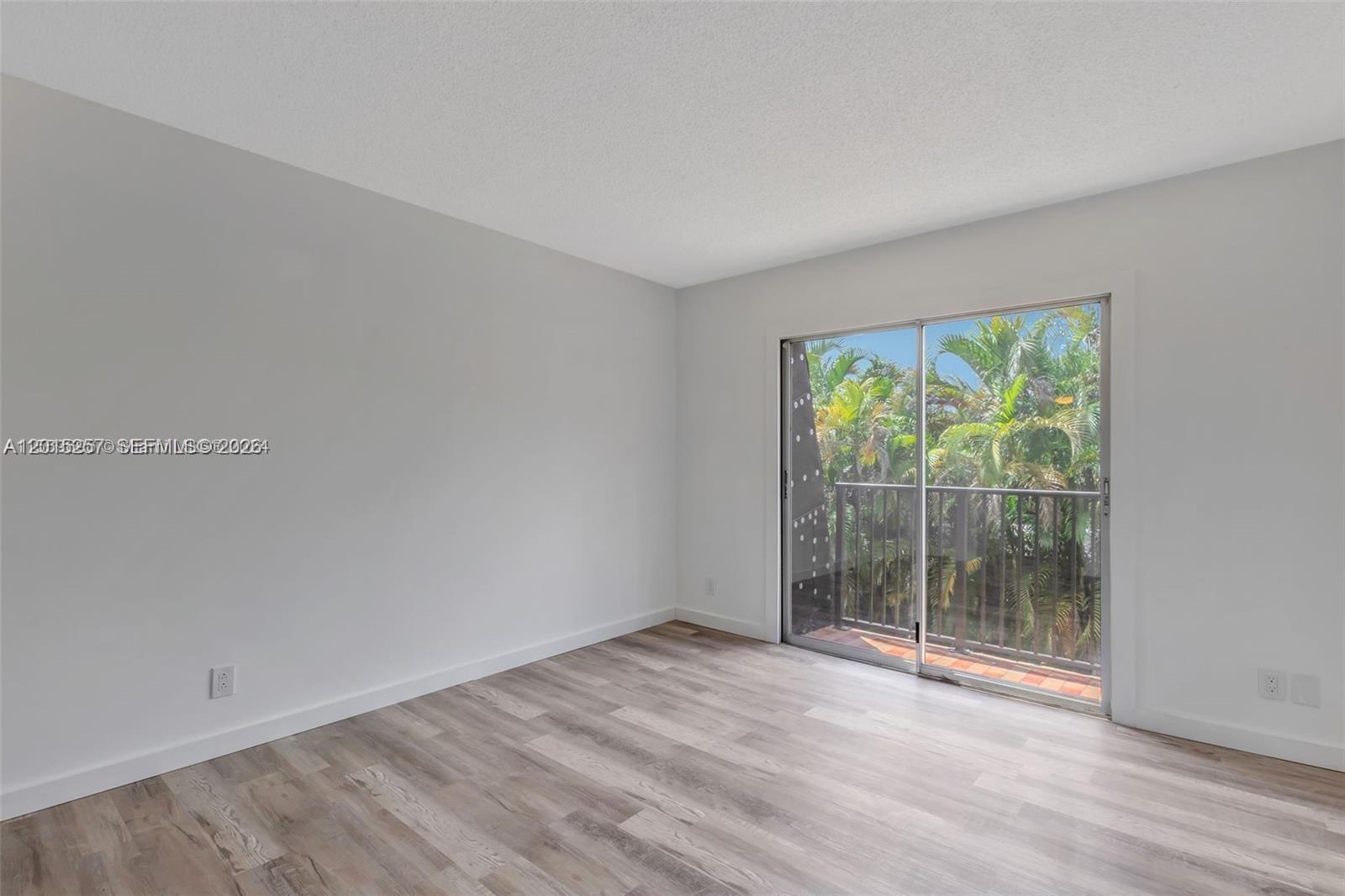 DAVIE HEIGHTS EXTENSION - Residential Lease
