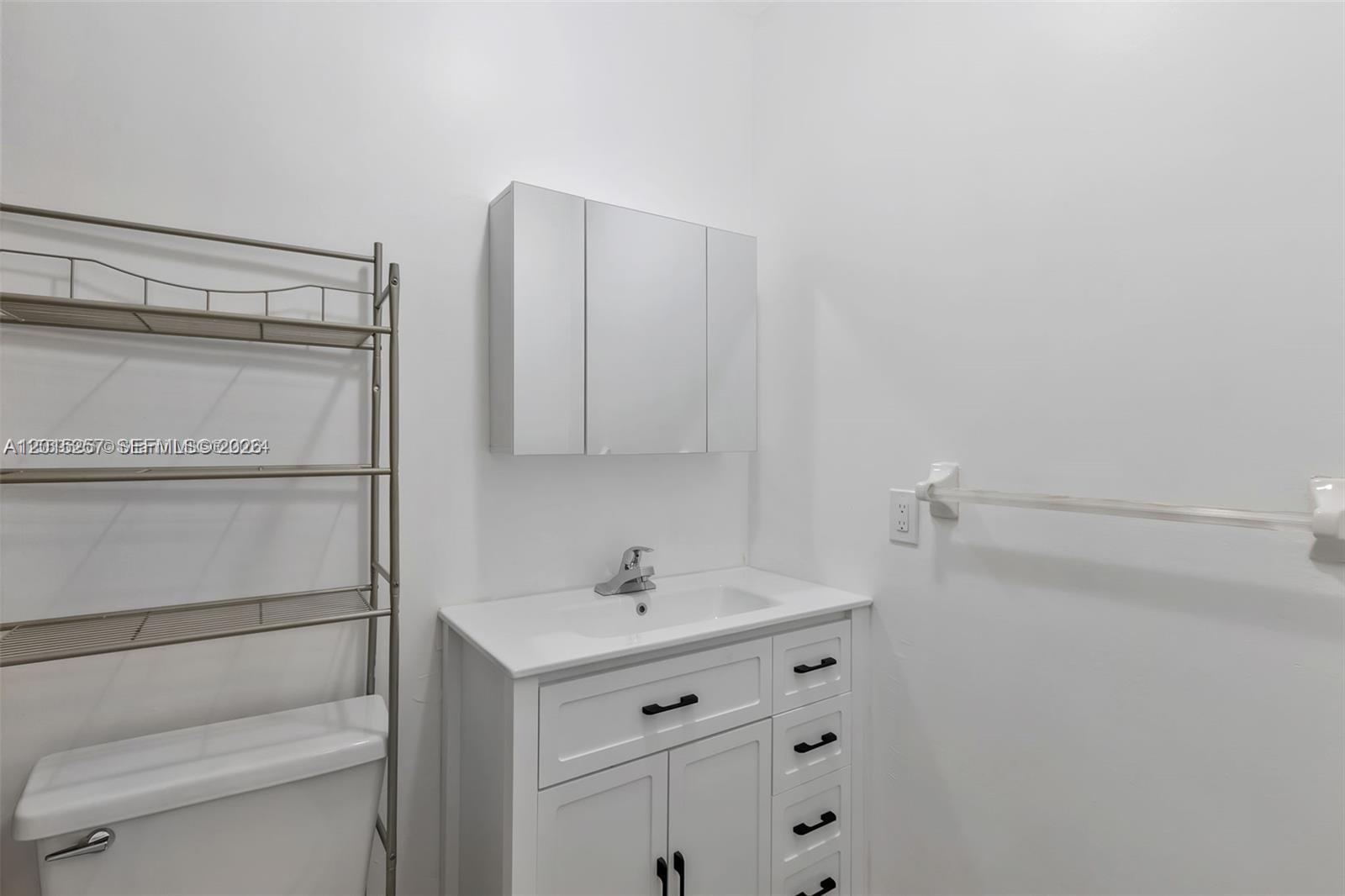 DAVIE HEIGHTS EXTENSION - Residential Lease