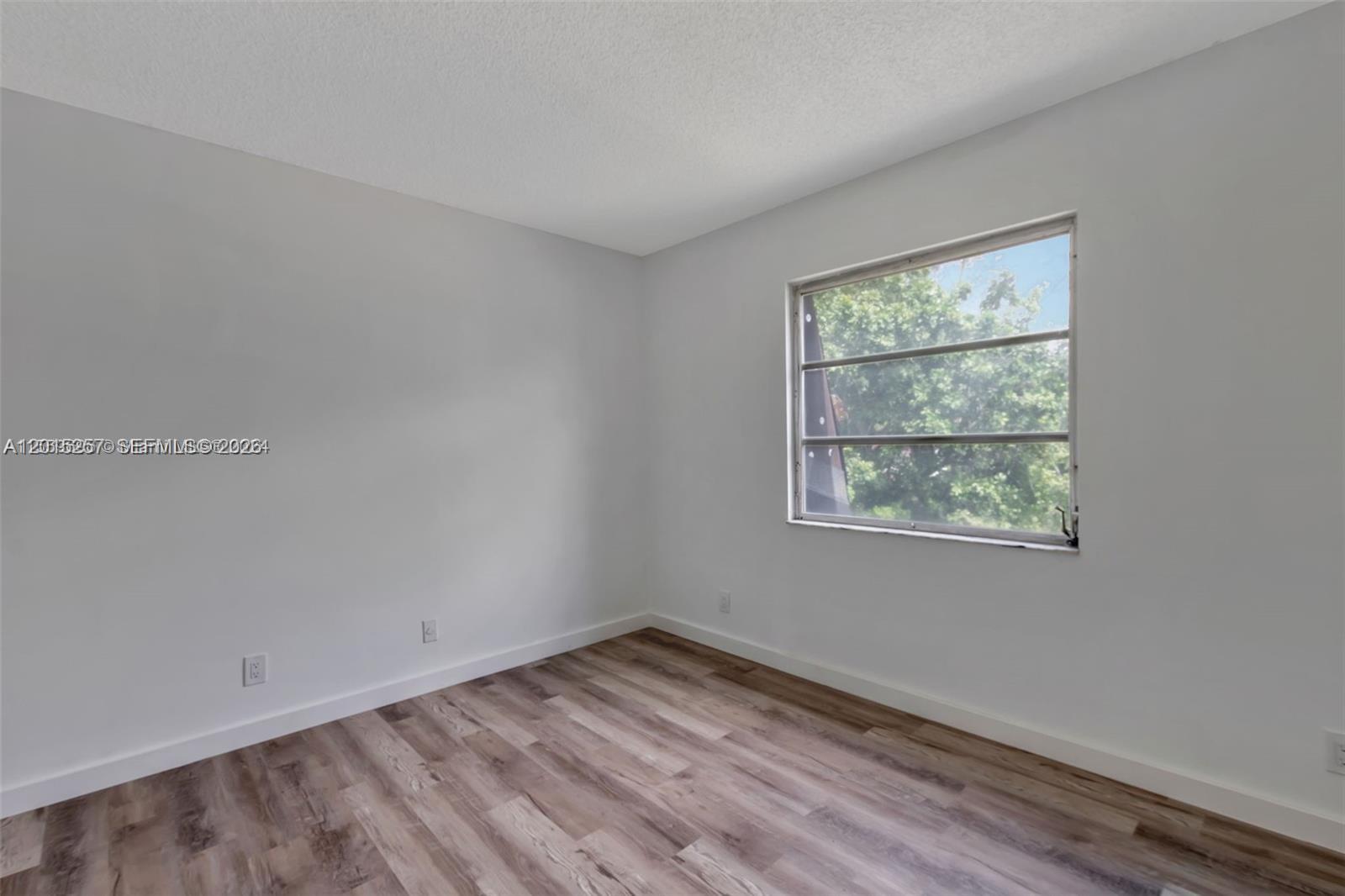 DAVIE HEIGHTS EXTENSION - Residential Lease