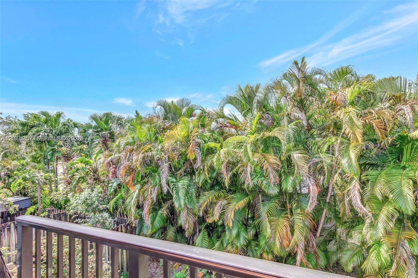 DAVIE HEIGHTS EXTENSION - Residential Lease