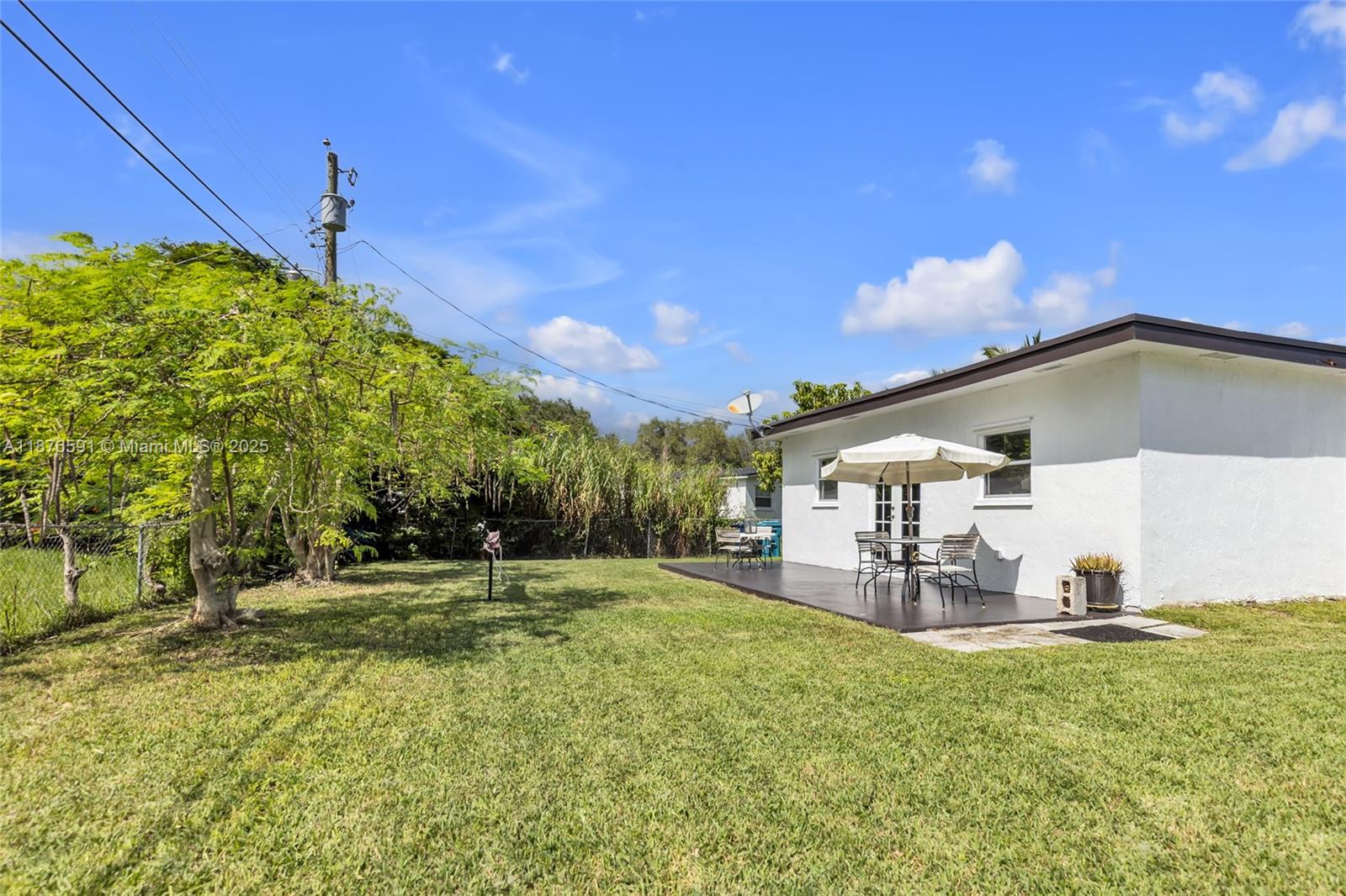 EAST DIXIE PARK 1ST ADDN - Residential