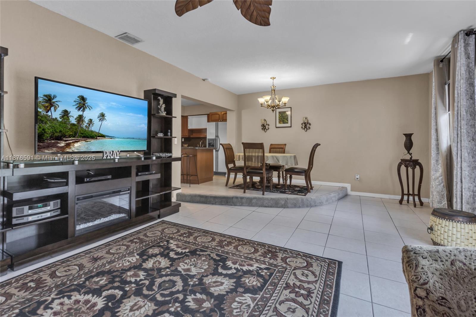 EAST DIXIE PARK 1ST ADDN - Residential