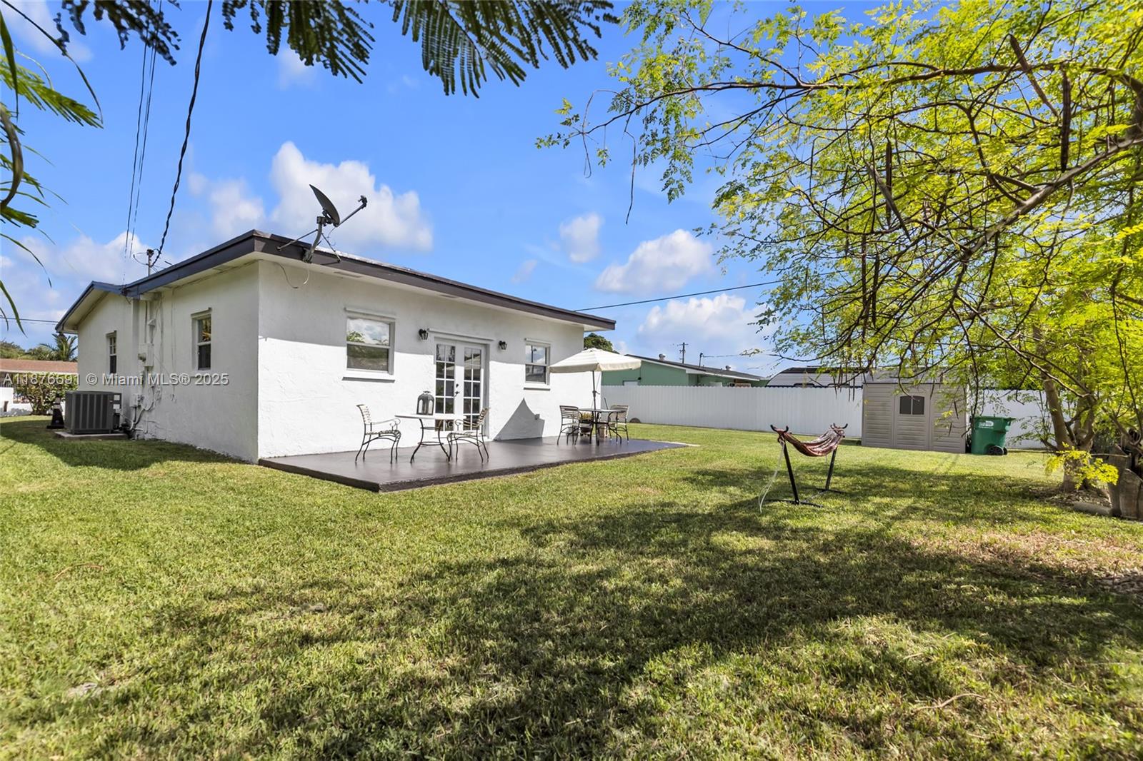 EAST DIXIE PARK 1ST ADDN - Residential