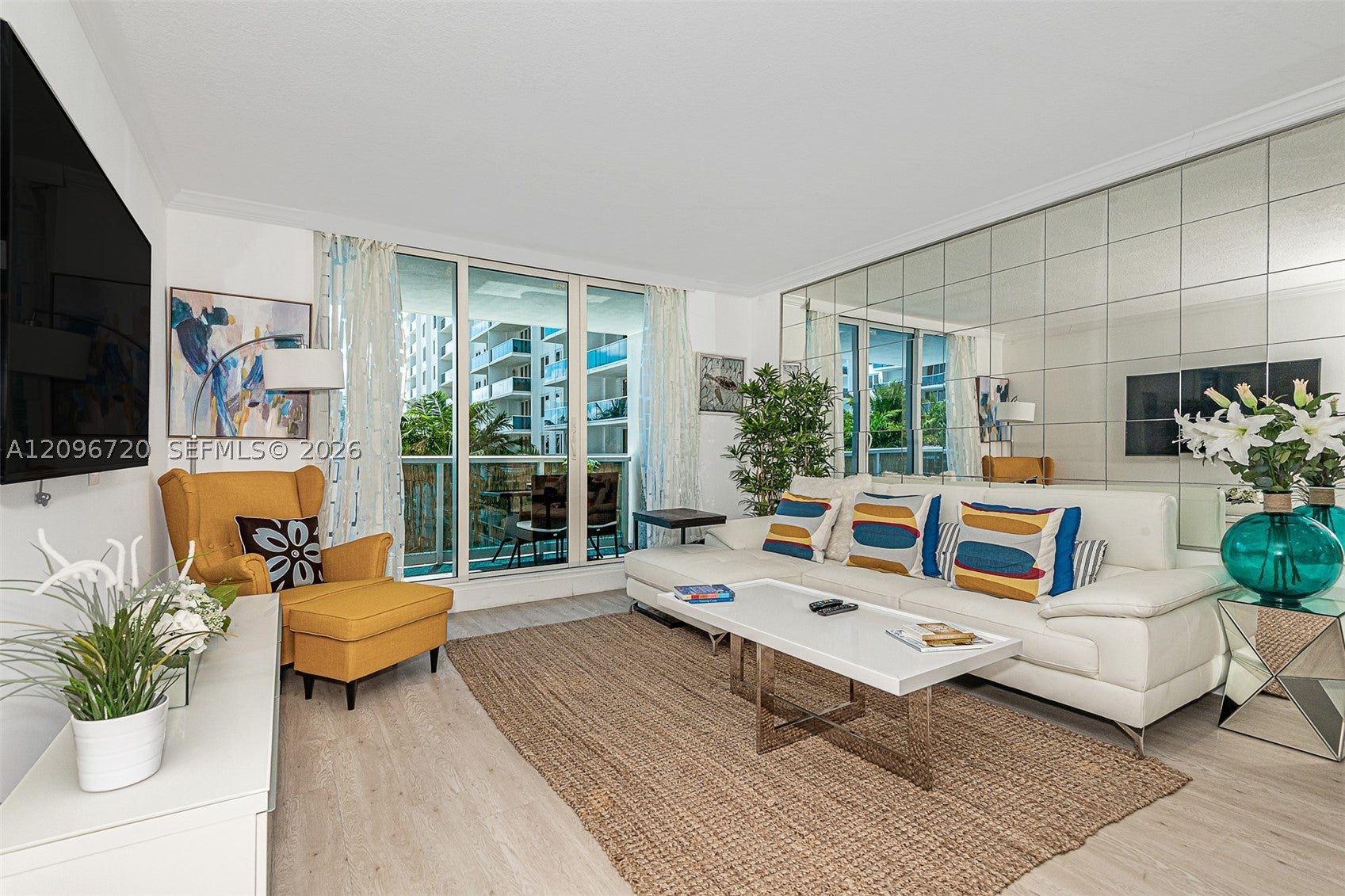 2301 Collins Ave 625
