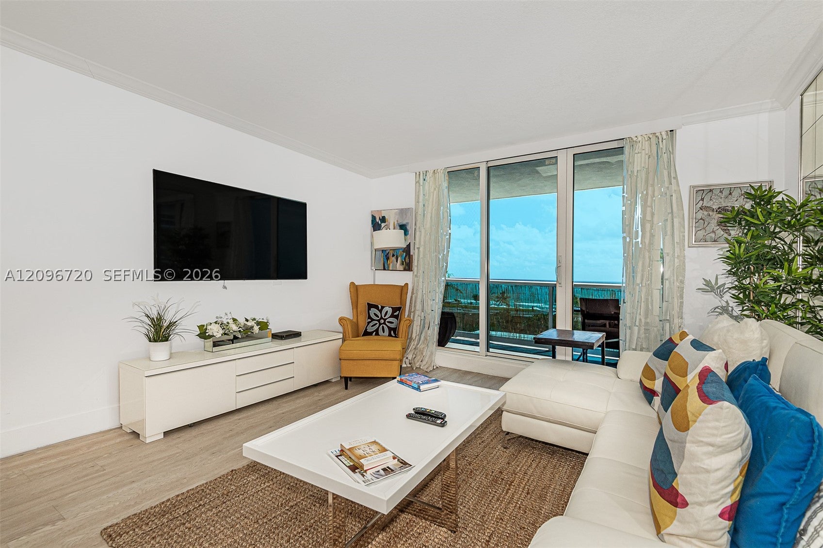 2301 Collins Ave 625