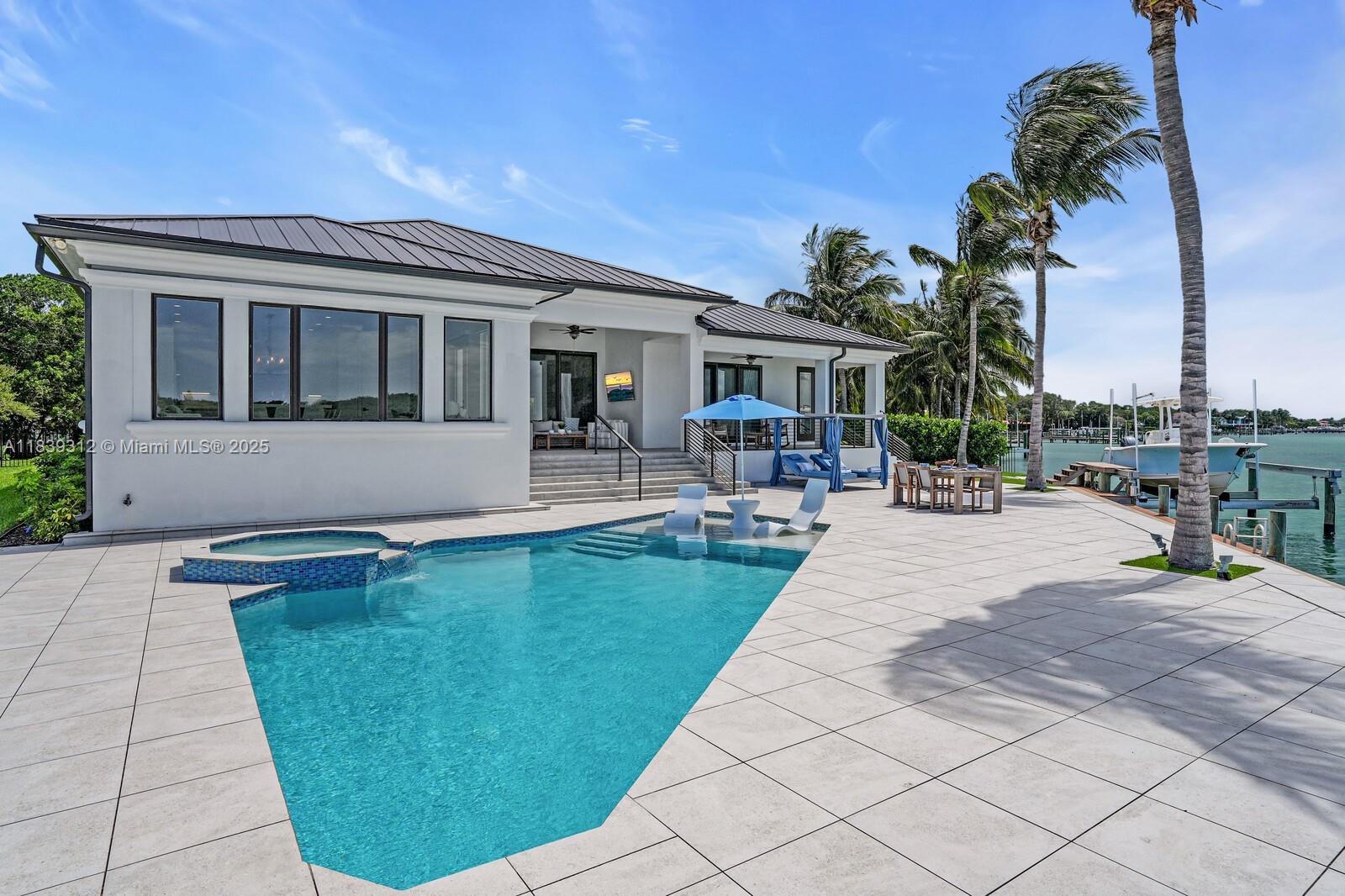 RIO VISTA OF ISLAND SHORE - Residential