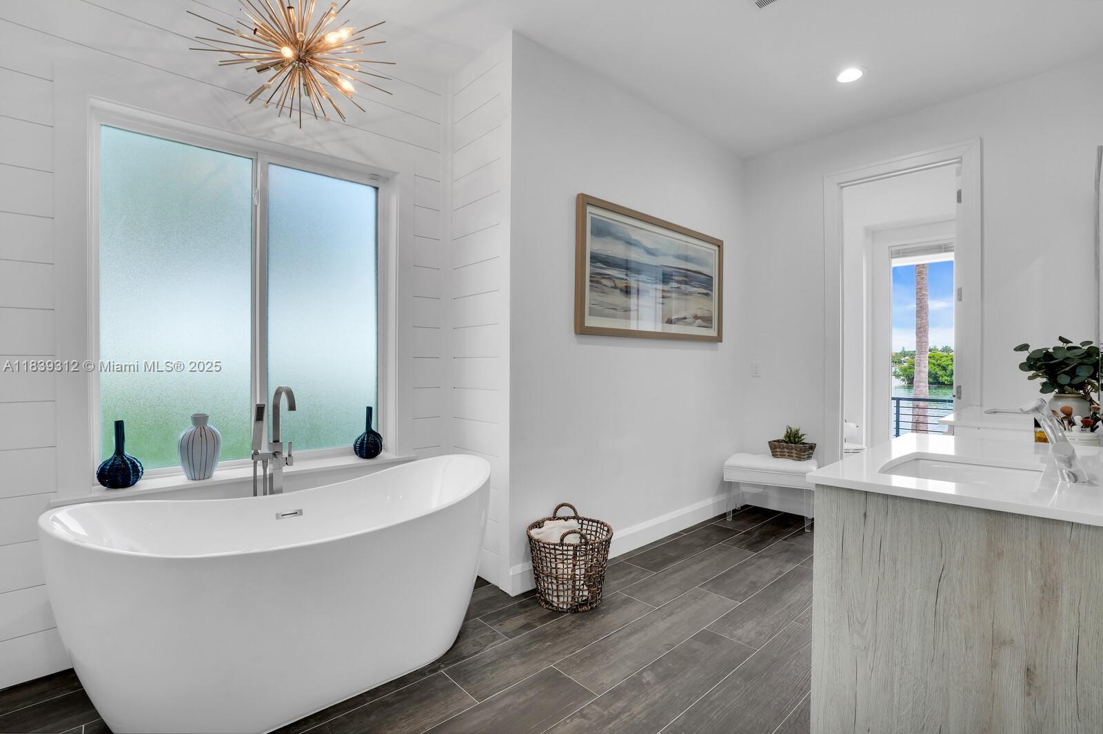 RIO VISTA OF ISLAND SHORE - Residential