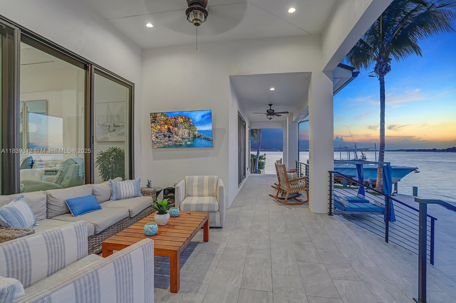 RIO VISTA OF ISLAND SHORE - Residential