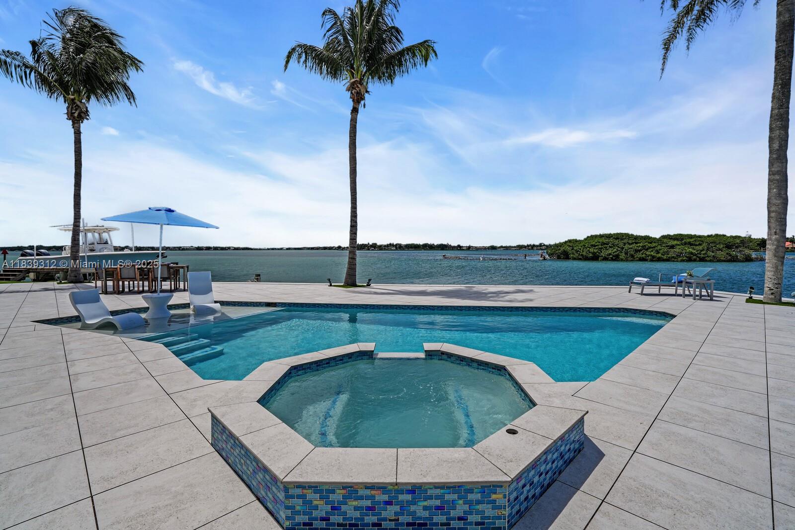 RIO VISTA OF ISLAND SHORE - Residential