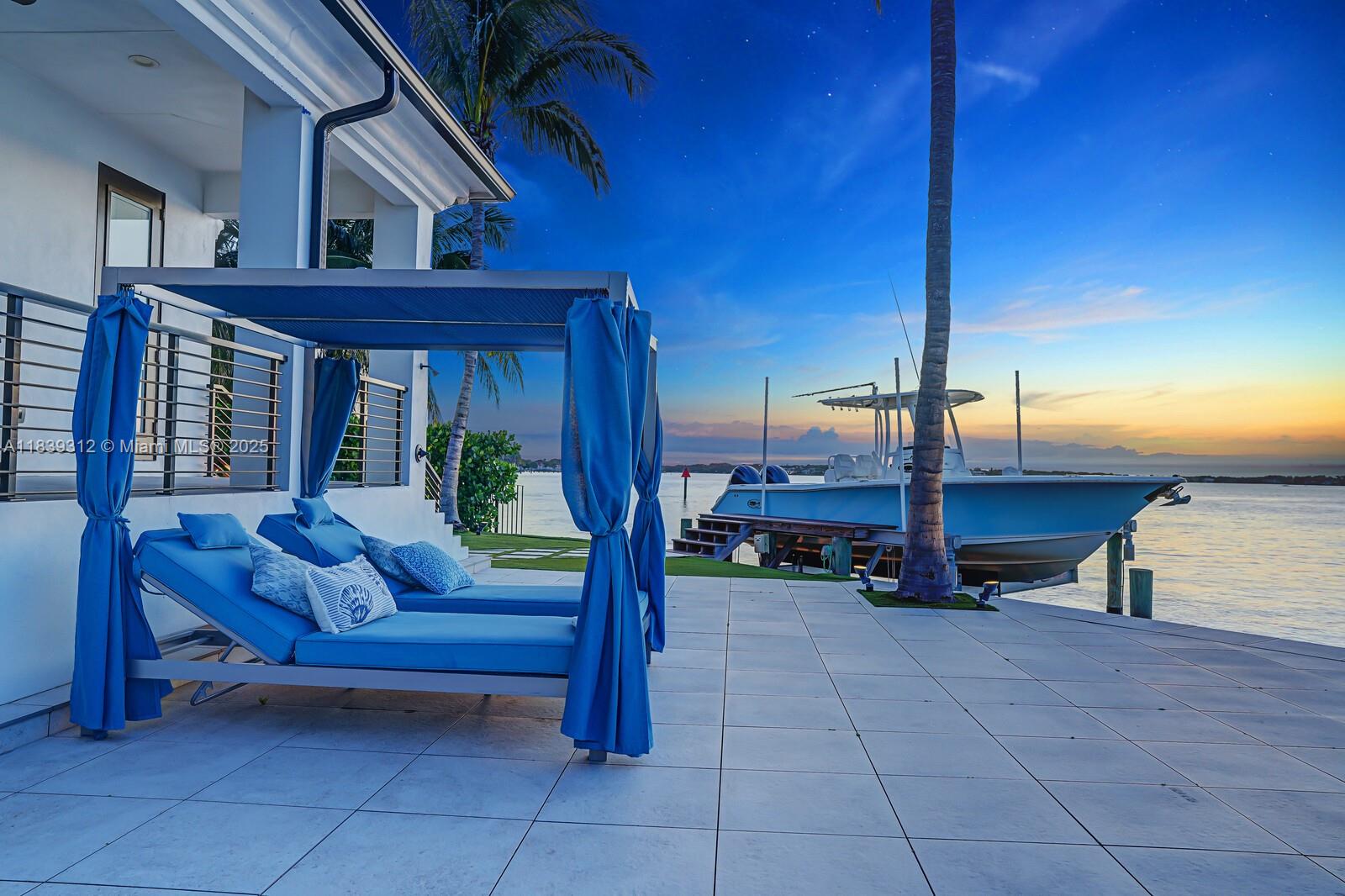 RIO VISTA OF ISLAND SHORE - Residential
