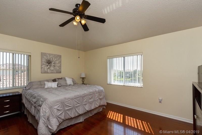 CRYSTAL POINTE - Residential