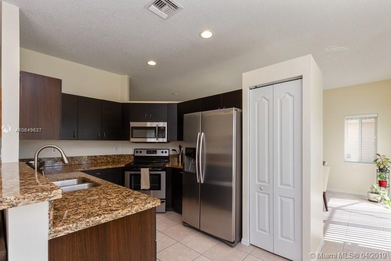 CRYSTAL POINTE - Residential