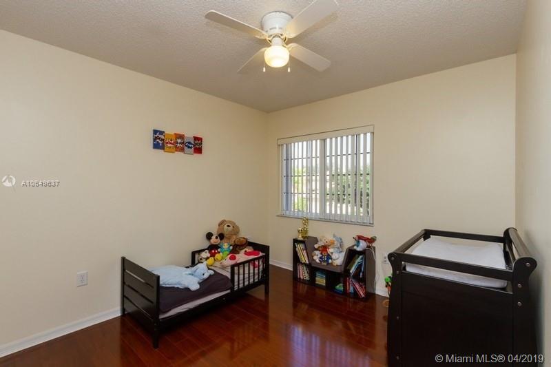 CRYSTAL POINTE - Residential