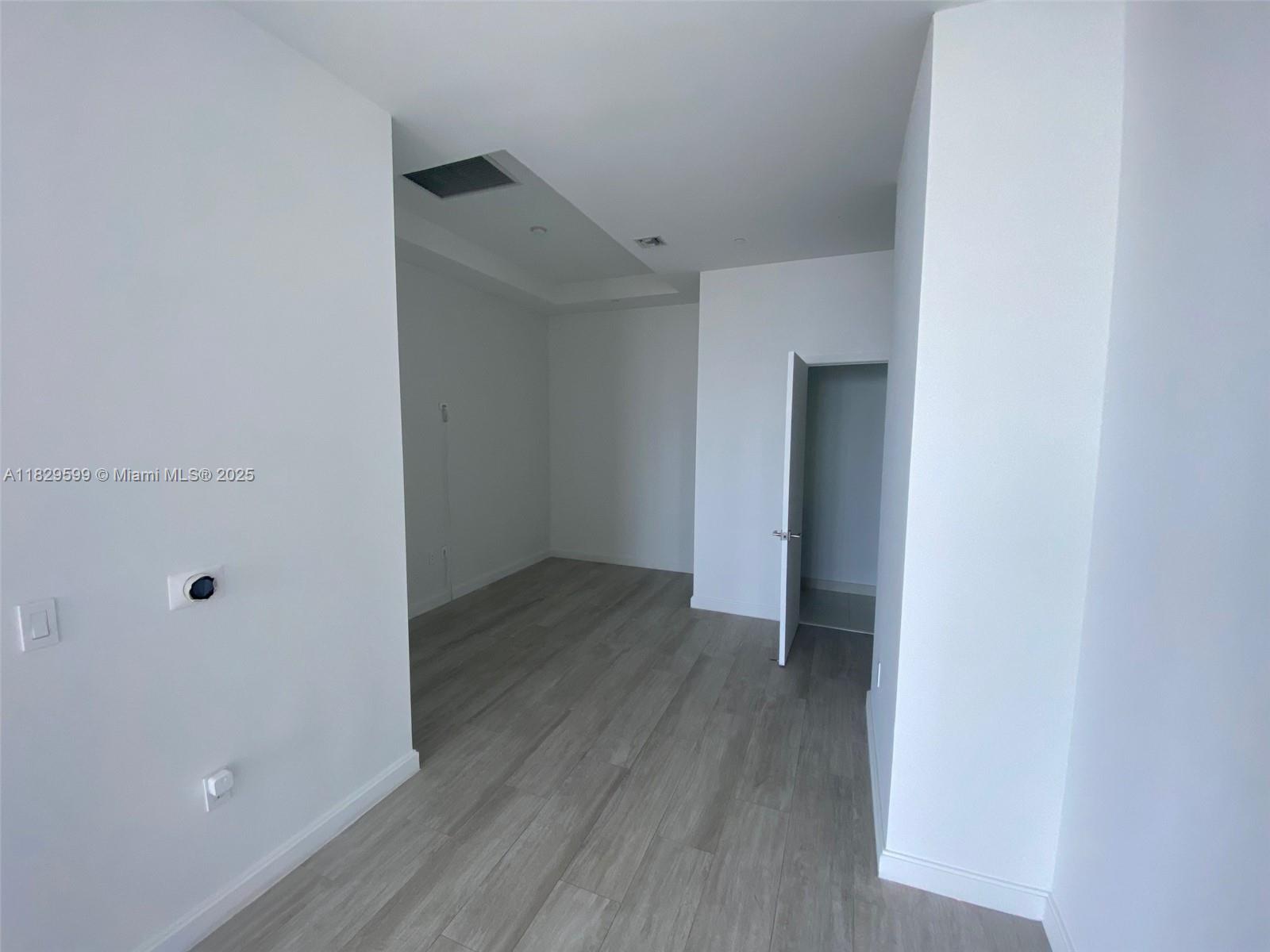 45 SW 9th St 4503