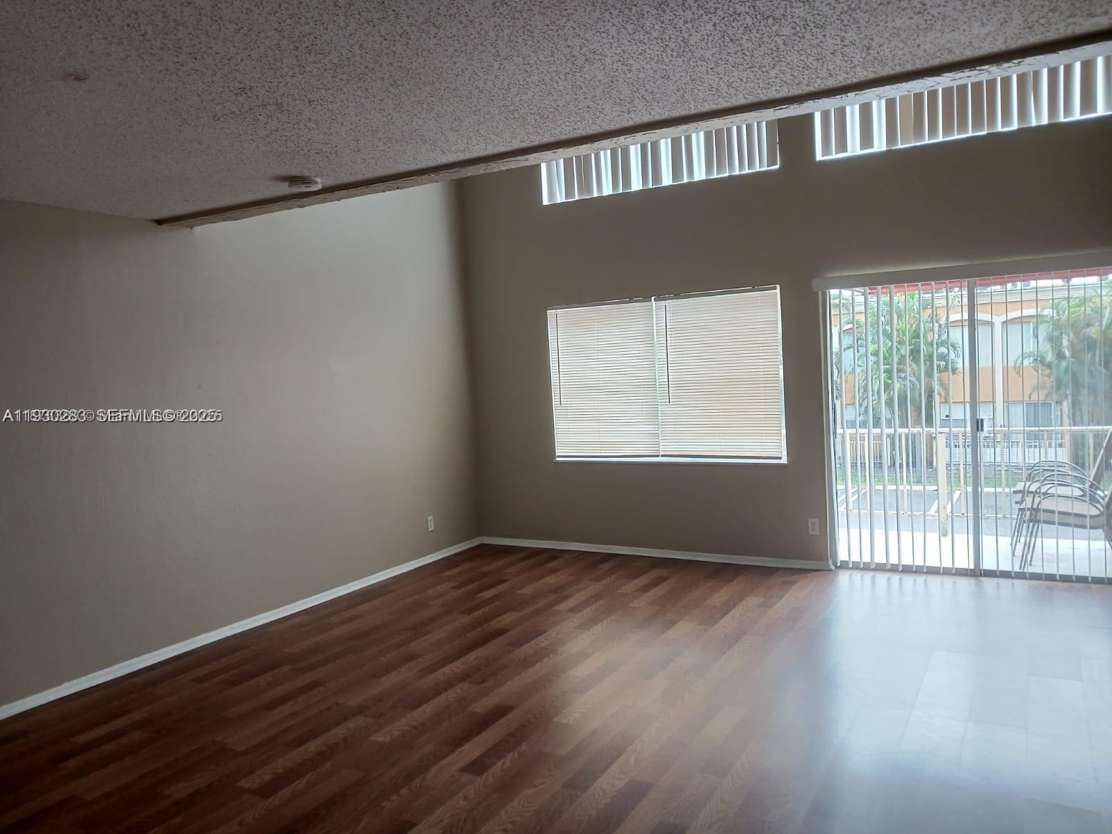 VENETIAN GARDENS AT COUNT - Residential Lease