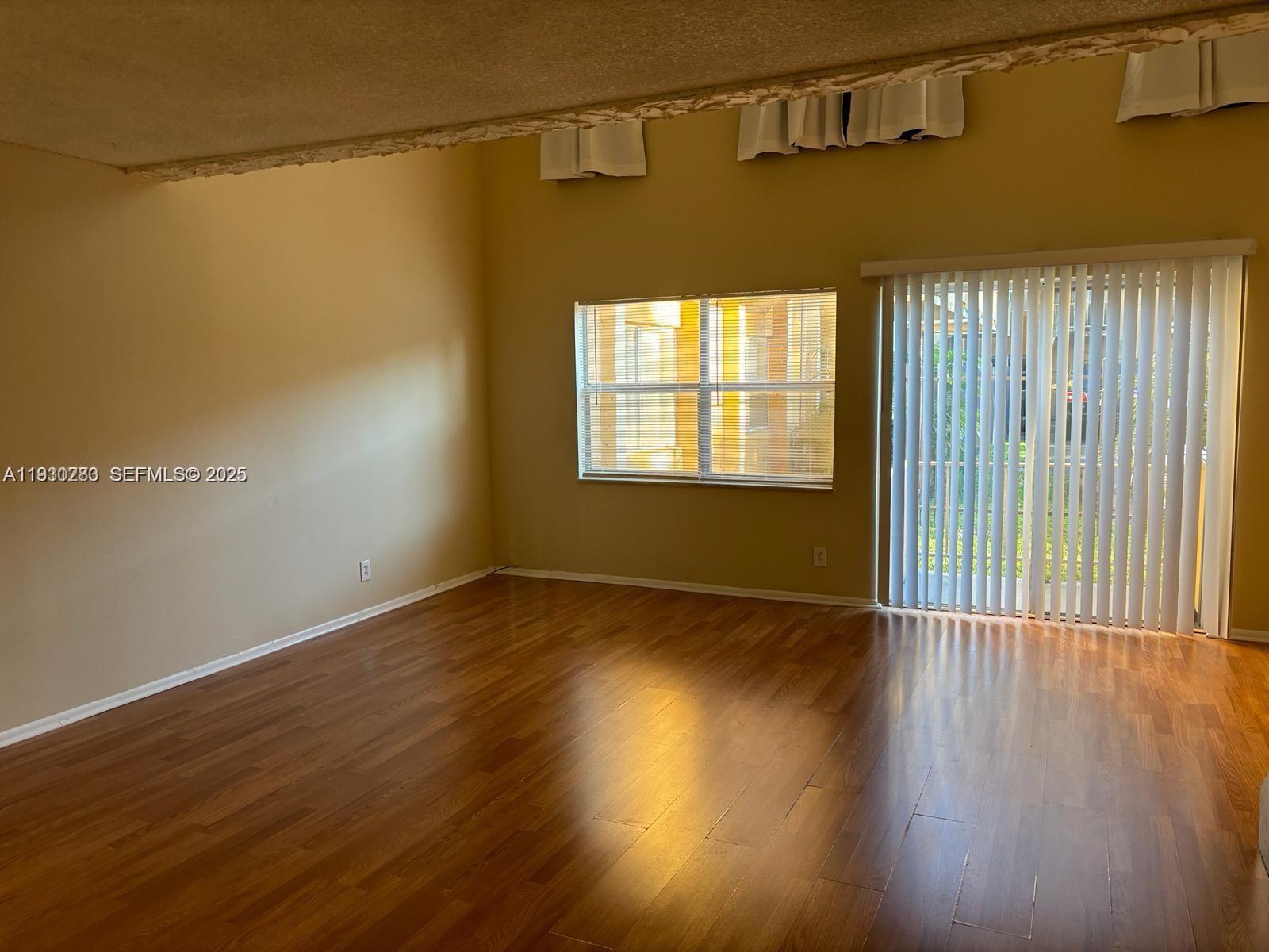 VENETIAN GARDENS AT COUNT - Residential Lease