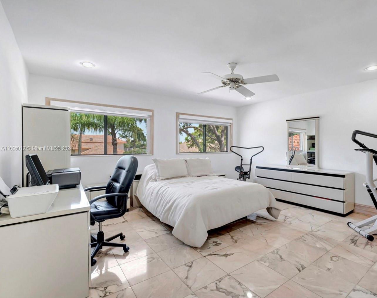 WOODFIELD HUNT CLUB II - Residential