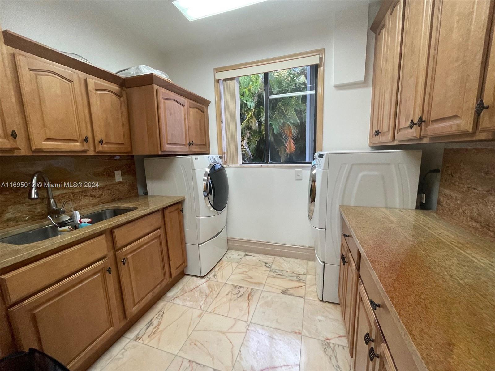 WOODFIELD HUNT CLUB II - Residential