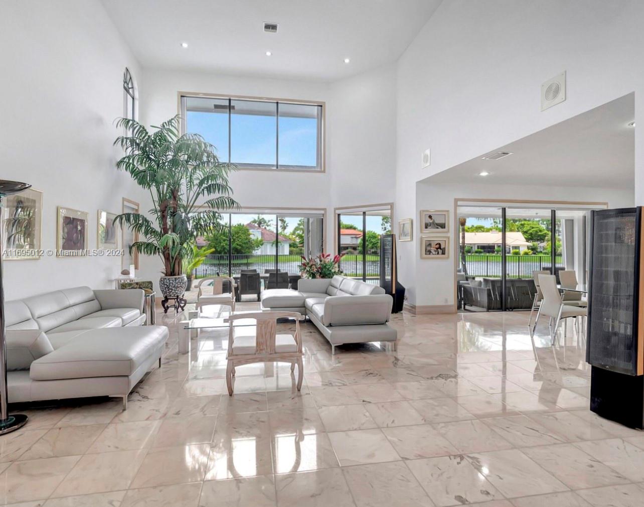 WOODFIELD HUNT CLUB II - Residential