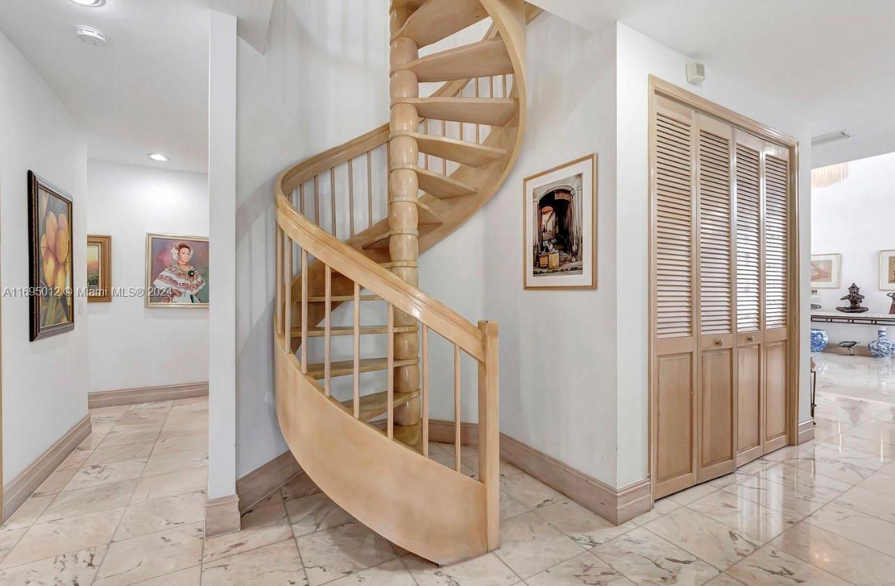 WOODFIELD HUNT CLUB II - Residential