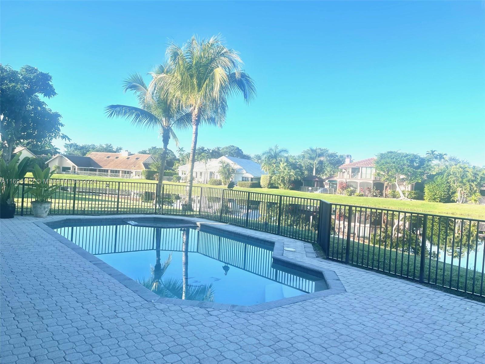 WOODFIELD HUNT CLUB II - Residential