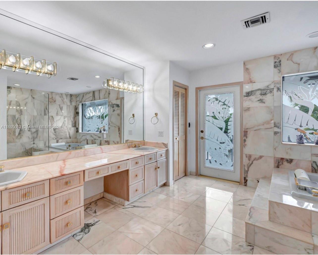 WOODFIELD HUNT CLUB II - Residential