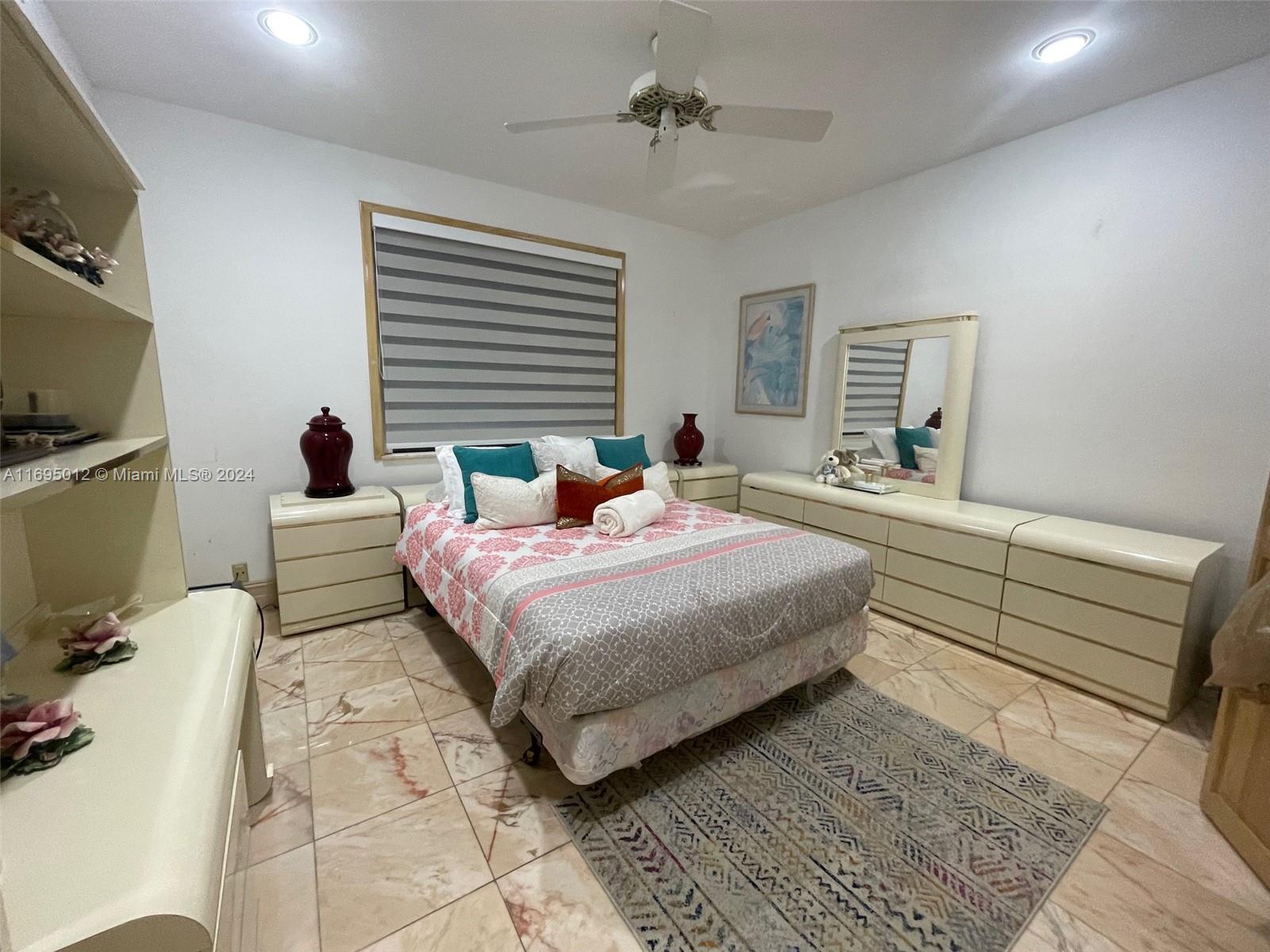 WOODFIELD HUNT CLUB II - Residential