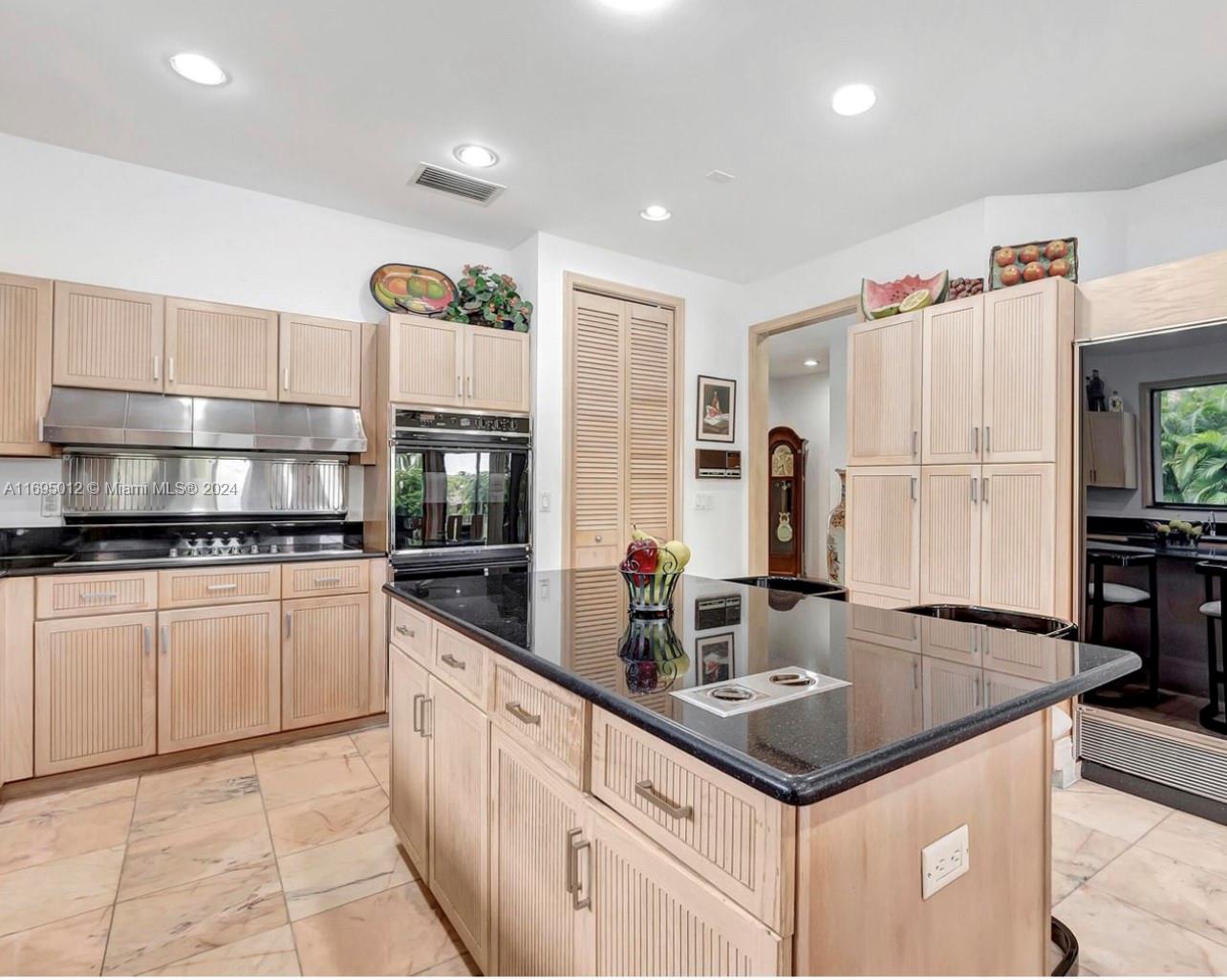 WOODFIELD HUNT CLUB II - Residential