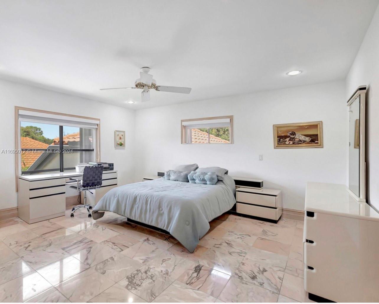 WOODFIELD HUNT CLUB II - Residential