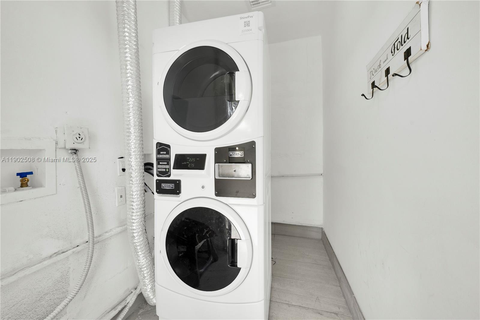 ALBERTA BISCAYNE 2ND REV - Residential Lease