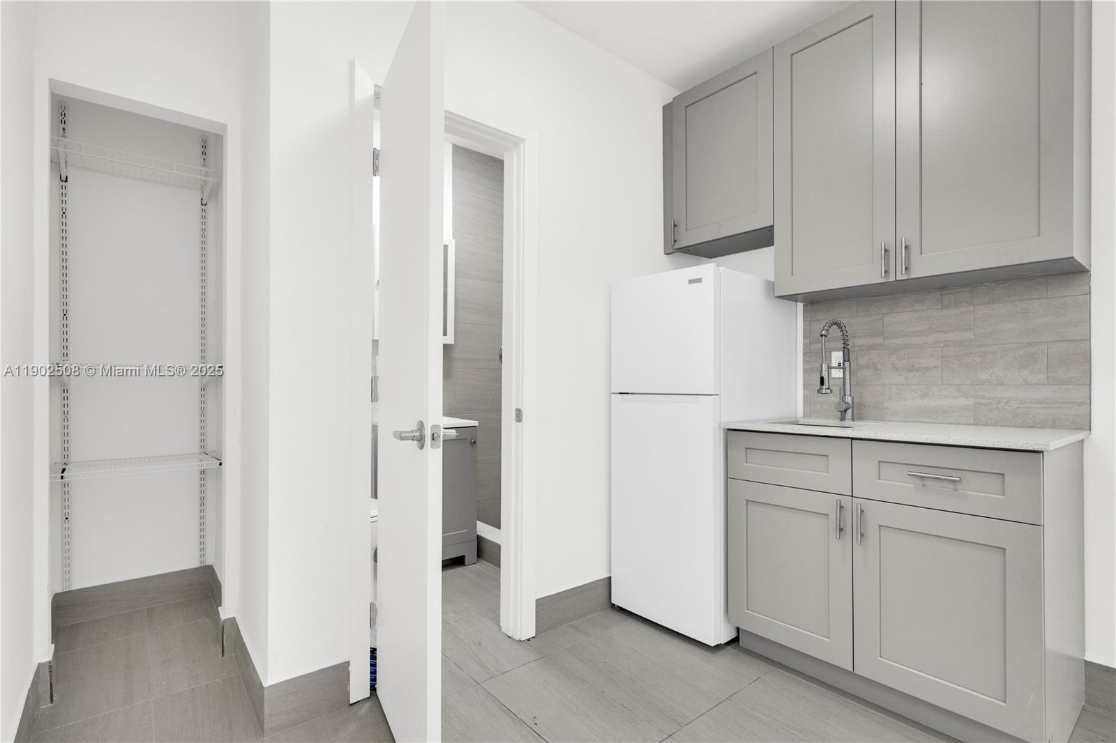 ALBERTA BISCAYNE 2ND REV - Residential Lease