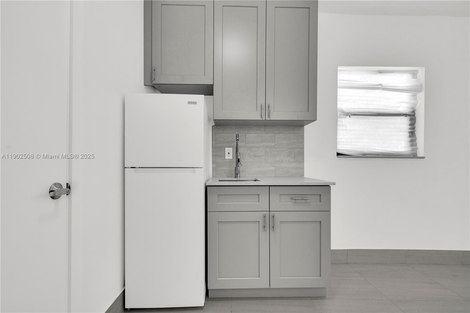 ALBERTA BISCAYNE 2ND REV - Residential Lease